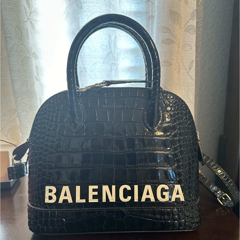 Balenciaga HANDBAG + DETACHABLE
PRINT L EMBR SHI CROC CALF size small